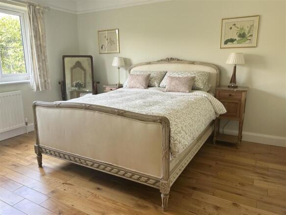 Bedroom 1.jpg