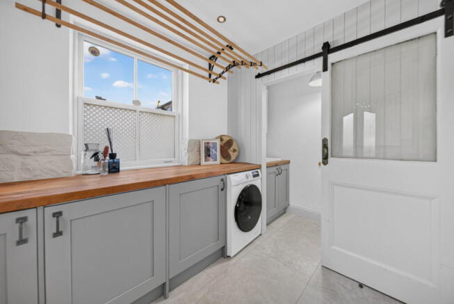 Cherrybank, Micklefield Lane, Little London, Rawdon, LS19 photo 4