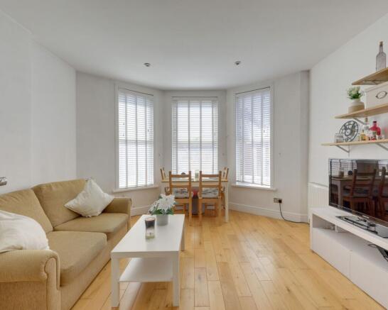 Open Plan Lounge & Kitchen