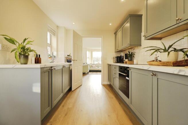2 bed Ground Flat for sale Image 4