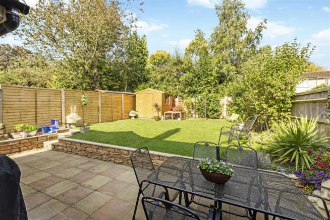 5 Oaktree Close Rear Garden.jpg