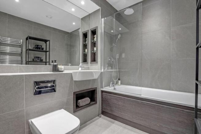 02-ecb8JHPropWorld - 14 Percy Mansions - 29-medium