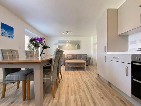4 bed Detached for sale Image 4