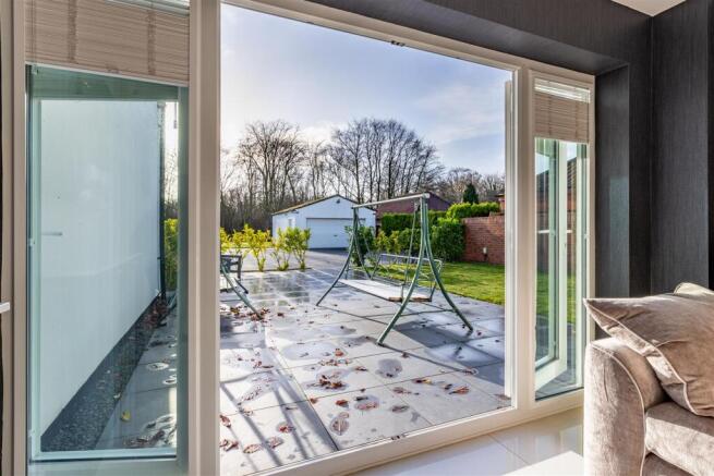 4 bed Detached for sale Image 12