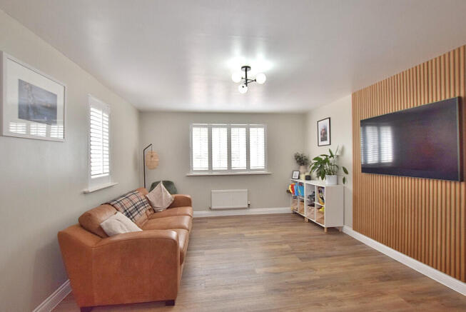 4 bed Detached for sale Image 6