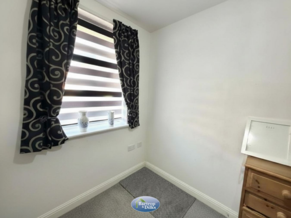 4 bed Semi-Detached for sale Image 7