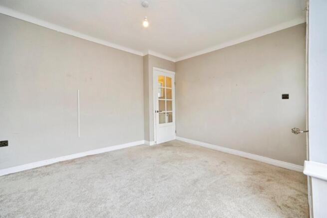3 bed Semi-Detached for sale Image 4