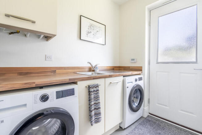 4 bed Detached for sale Image 6