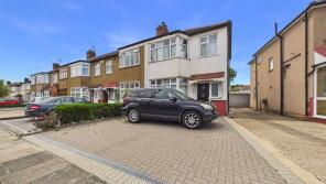 11, Carisbrook Close, Enfield EN1 3NA