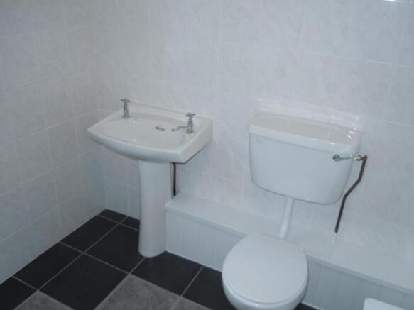 bathroom 2.JPG