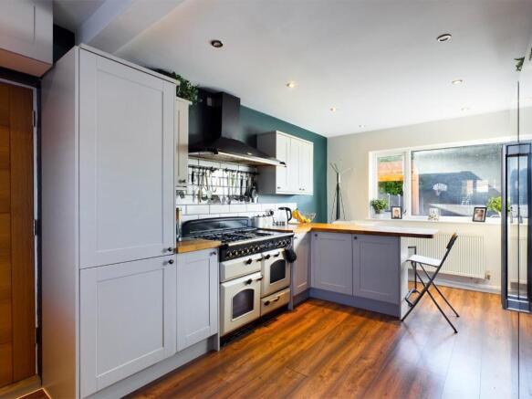 KITCHEN DINER