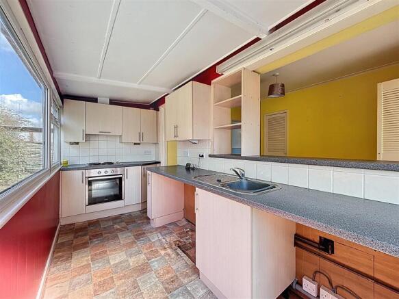 2 bed Detached Bungalow for sale Image 6
