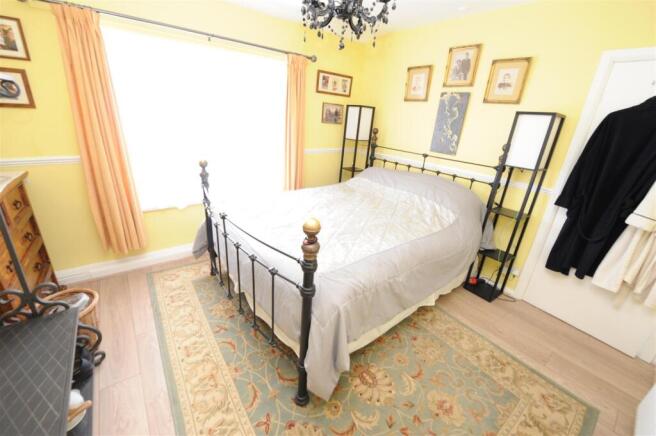 3 bed Town House for sale Image 12