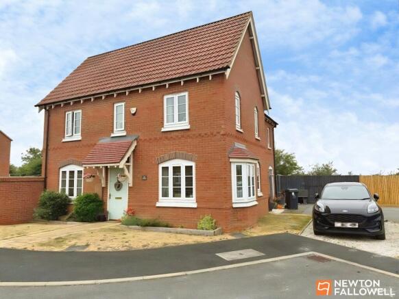 3-bed semi-detached on Damson Road, East Leake, LE12, £265,000