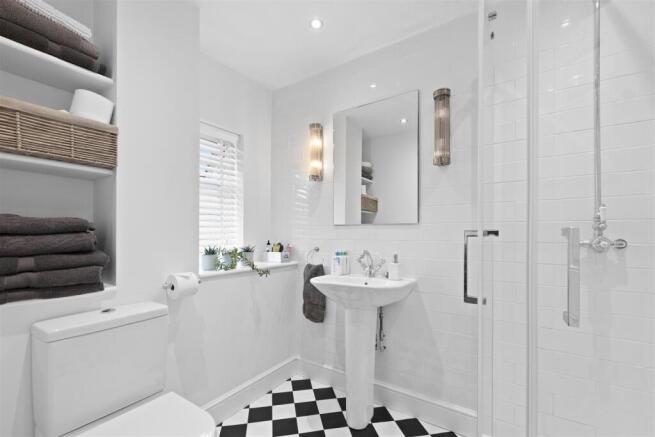ENSUITE SHOWER ROOM