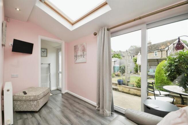 Elmfield, Baildon, Shipley photo 4