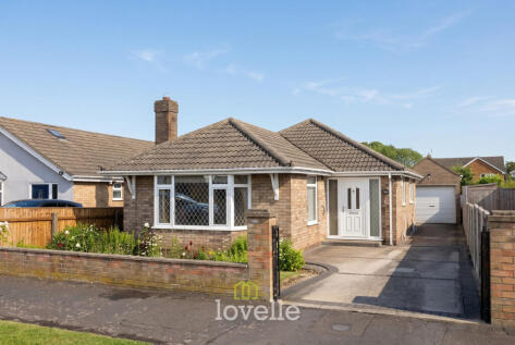 Holton Mount, Holton-le-Clay, DN36