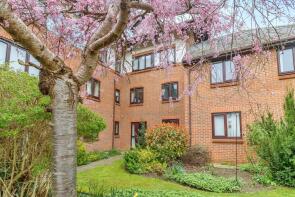 13, Lawnsmead Gardens, Newport Pagnell MK16 8AY