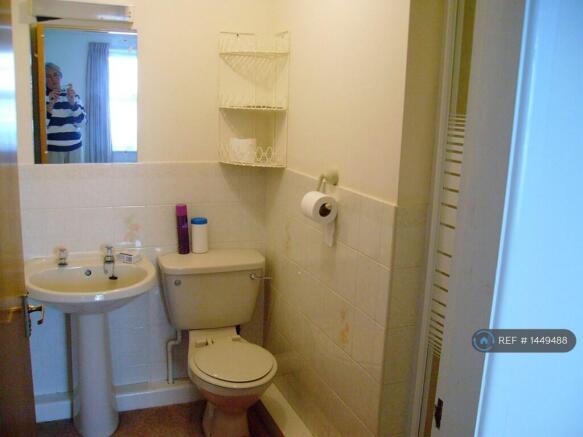 3 bed Flat to rent Image 6