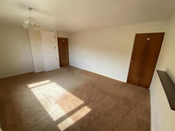 Bedroom no.1 front double: