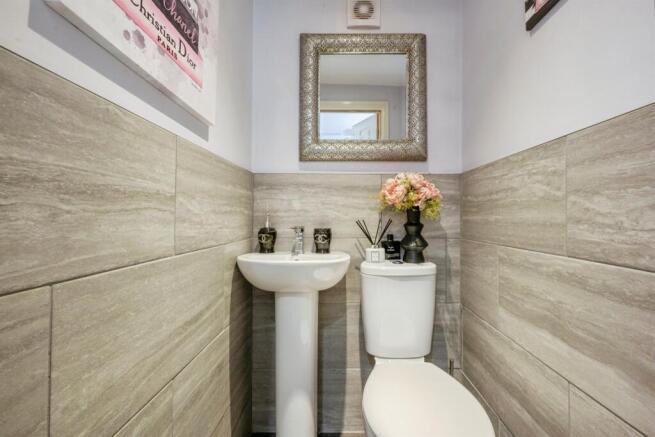 3 bed Semi-Detached for sale Image 8