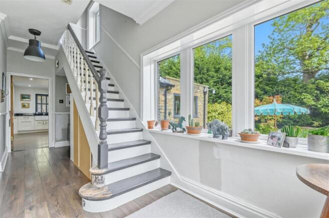 5 bed Semi-Detached for sale Image 7