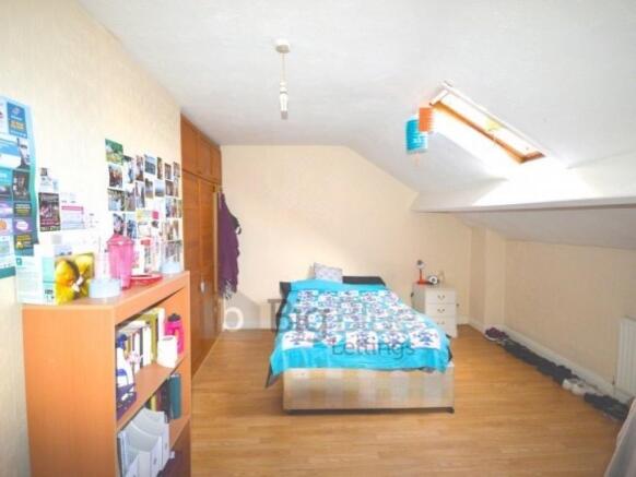 5 bed House Share to rent Image 12