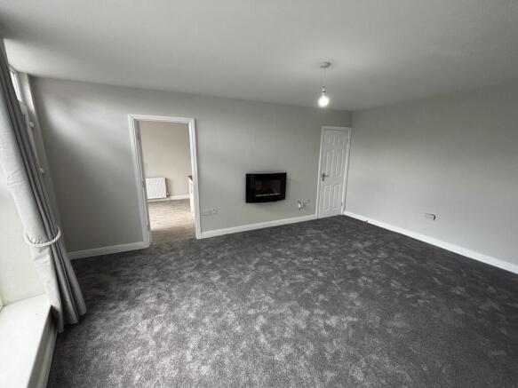 2 bed End of Terrace to rent Image 4