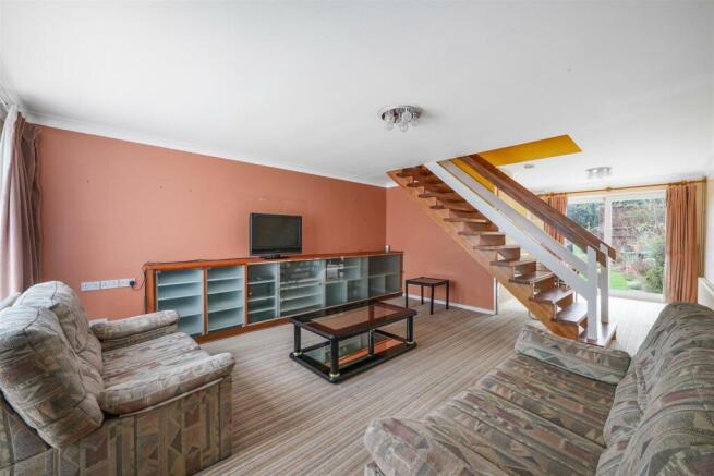 1 Denise Court, Eton Avenue - VWtIwWVdabE643UBTM1s