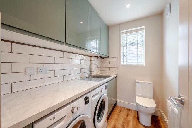 2 bed Terraced to rent Image 11