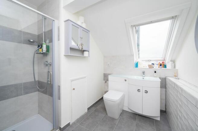 Ensuite to Bedroom 2