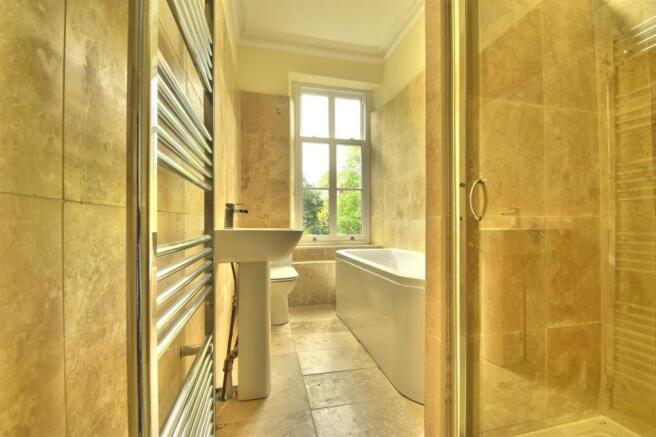Bathroom 2.jpg