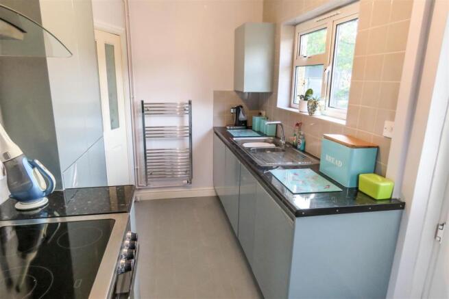 Kitchen 3.JPG