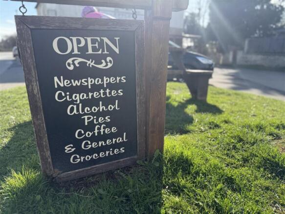 TEA ROOM & SHOP