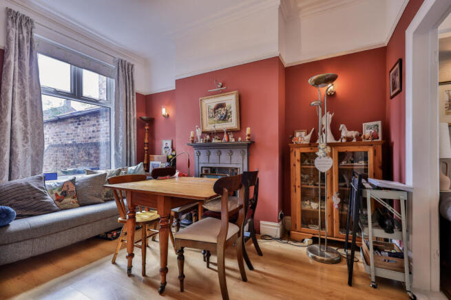 3 bed Town House for sale Image 4