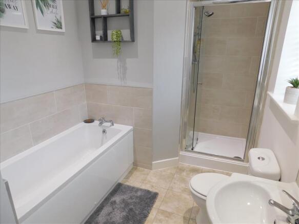 FAMILY BATHROOM
