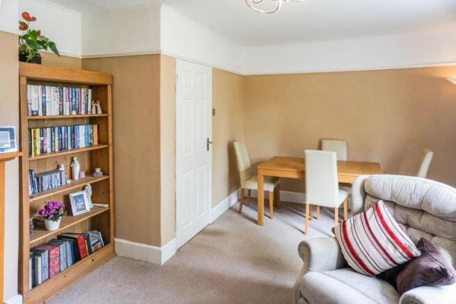 Lounge/Dining Room