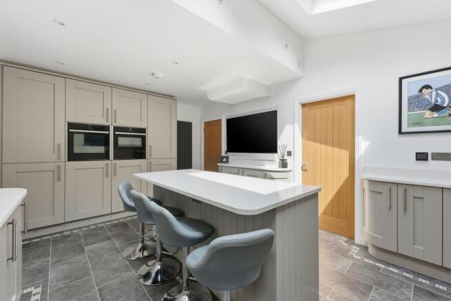 3 bed Semi-Detached for sale Image 12