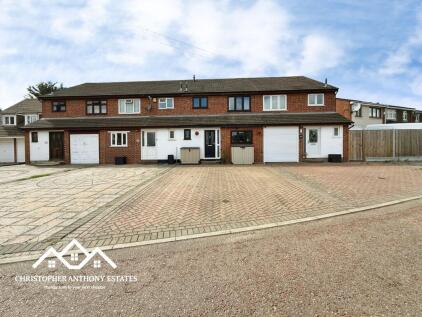 Fry Close, Romford, RM5