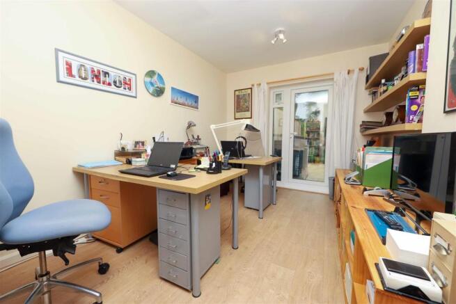 Bedroom/Office