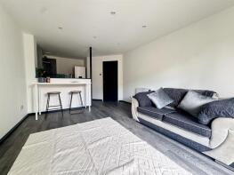 32, Seager Drive, Grangetown, Cardiff CF11 7QA