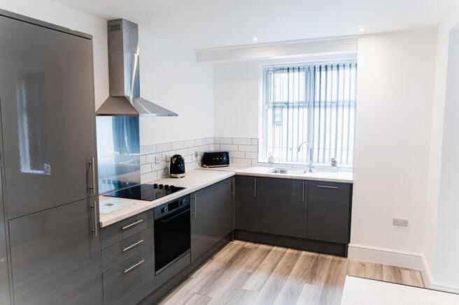 2 bed Apartment to rent Image 5