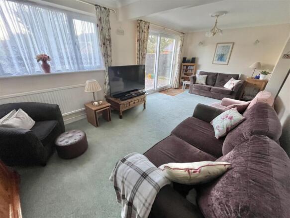 Woolner Road, Clacton-On-Sea, Essex photo 4