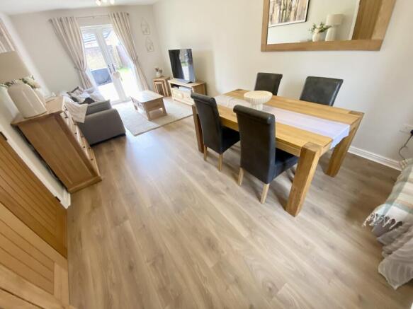 Lounge/Dining Room