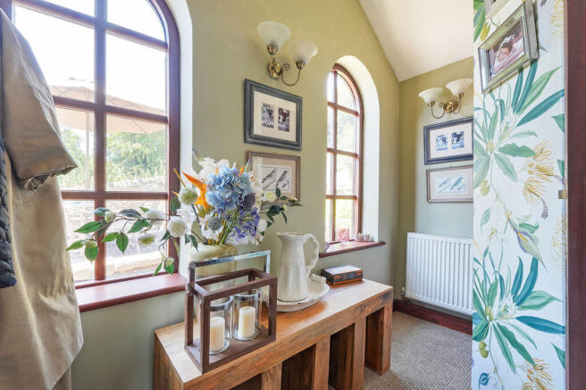 4 bed Detached for sale Image 5