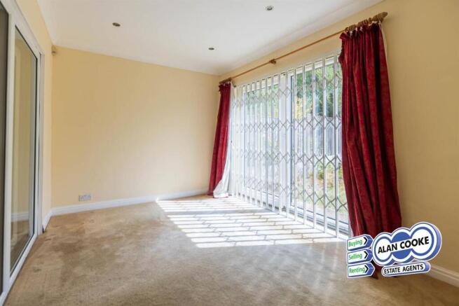 3 bed Semi-Detached for sale Image 11