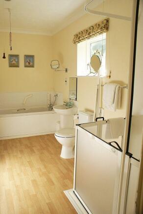 Photo 8