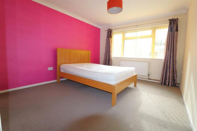 Bed 1 (2).JPG