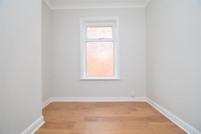 2 bed Semi-Detached to rent Image 8