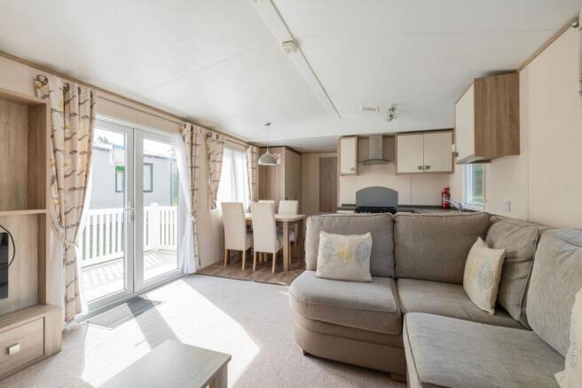 Beccles Road, Fritton photo 5